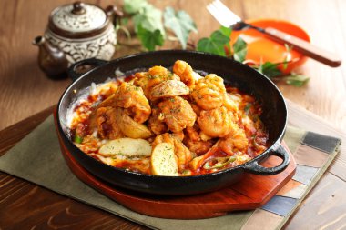 Korece tarzı bir alakart sunsal T yiyecek baharatlı tadı Chengyang