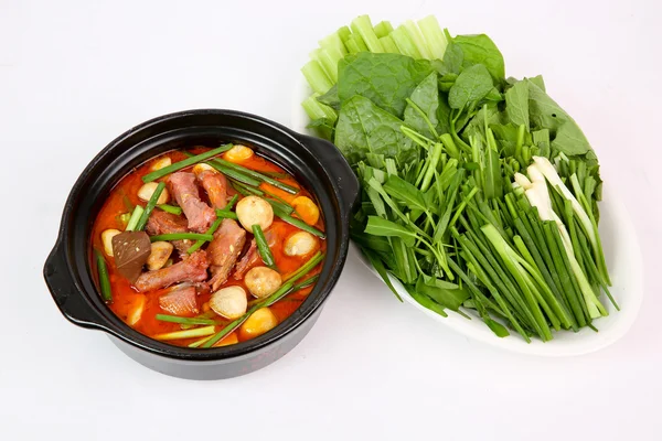 Hot pot fűszeres ázsiai kacsamell erjesztett tofu és a mekong hálók zöldség — Stock Fotó