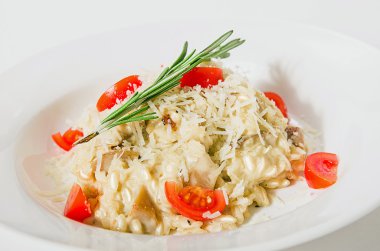 Buharda pişirilmiş beyaz şarap Arborio pirinç özel, kalamar, karides cockta