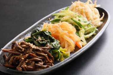 Ispanak ve fermente r ile geleneksel Japon Namul muhtelif