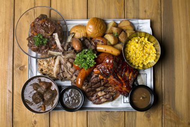 İki kez pişmiş Domuz Kaburga ve Grass f gibi ızgara sık