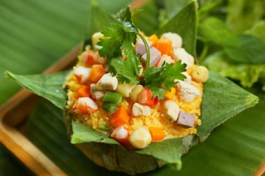 Vietnamlı bir geleneksel Lotus kızarmış pilav renk tonu üzerinden