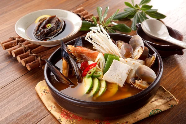 Seafood hot pot of overture jangjeongsik with blue mussel, clams — Stock Photo, Image