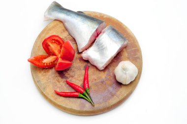 Beyaz bir arka plan mutfakta Pangasius veya Vietnamca yayın balığı