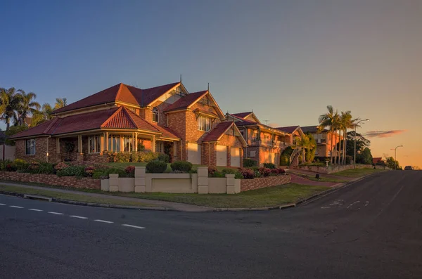 Vorstädtische Straßenecke Mit Häusern Bei Sonnenuntergang Bella Vista Sydney Australien — Stockfoto