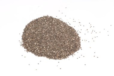 Beyaz arkaplanda Chia tohumları