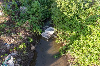 Çerçevelerle dolu tarımsal sulama