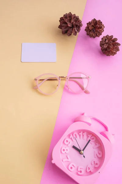 Pastel Arka Planda Şık Gözlükler Kartı Pastel Pembe Sarı Renkler — Stok fotoğraf