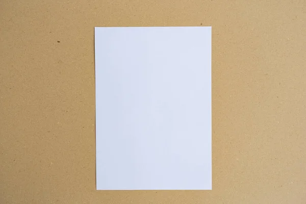 Livre Blanc Brun Sur Fond Papier Brun Styl Minimaliste — Photo