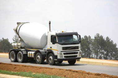 Beyaz beton mikser