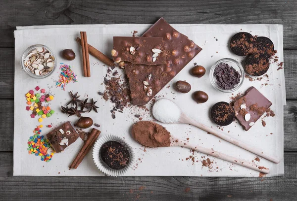 Ingredientes para preparação de sobremesa de chocolate — Fotografia de Stock