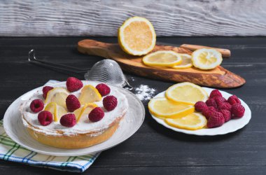 Lemon cake with raspberries