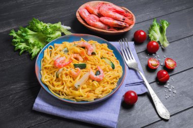 Tagliolini makarna spagetti 
