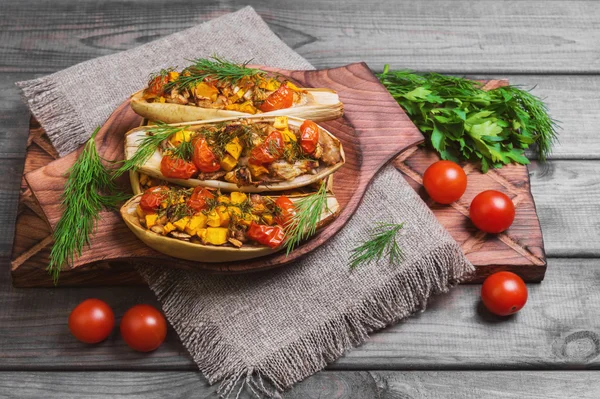 Almoço vegetariano Assado recheado — Fotografia de Stock