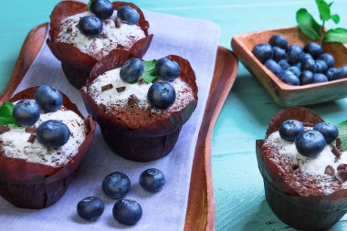 Kek çilek blueberry ile