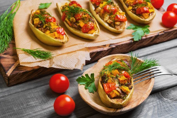 Vegetarian lunch Baked stuffed — Stock Photo, Image