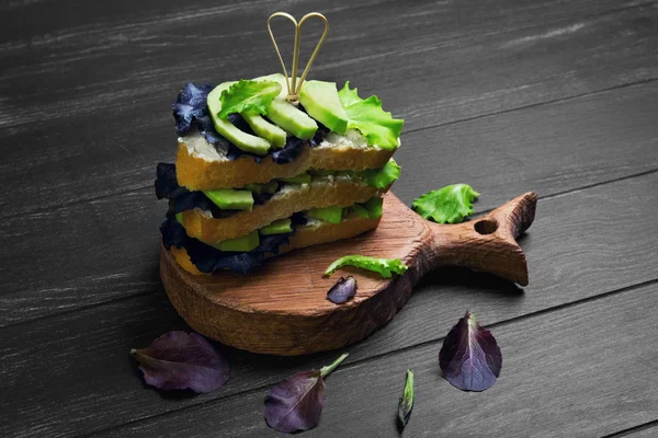 High large layered sandwich with avocado — Stockfoto