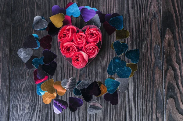 Sobre la composición de mesa de madera para el día de San Valentín — Foto de Stock