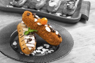 Pastalar eklerleri, nane, çilek Physalis