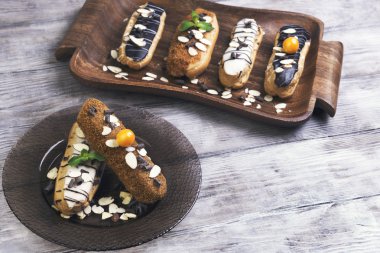 Pastalar eklerleri, nane, çilek Physalis