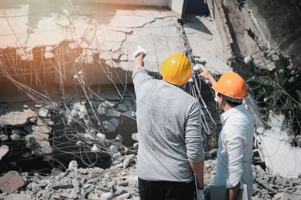 Demolition Control Supervisor Contractor Discussing Demolish Building — Stock Photo, Image