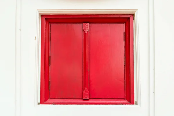 Closed Red window — Stock Photo, Image