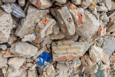 Eski yıkık terkedilmiş binaları kapatın