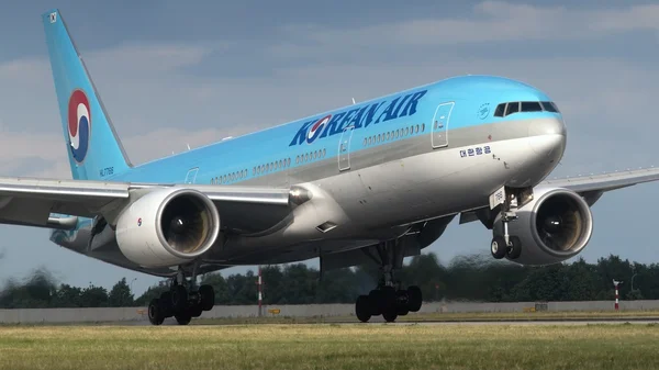 Avión B777-2B5 / ER Korean Air . — Foto de Stock