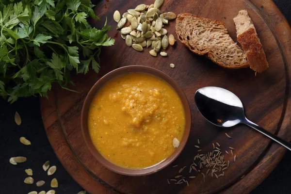 Kabak, mercimek ve havuç çorbası. Üstten Görünüm