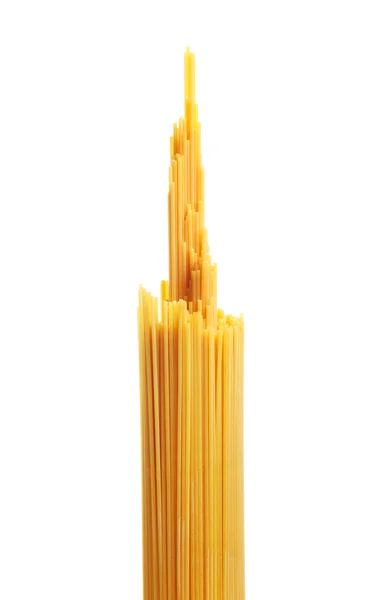 Bos van spaghetti pasta. Geïsoleerd op witte achtergrond — Stockfoto