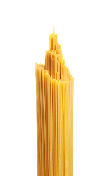 Bos van spaghetti pasta. Geïsoleerd op witte achtergrond — Stockfoto