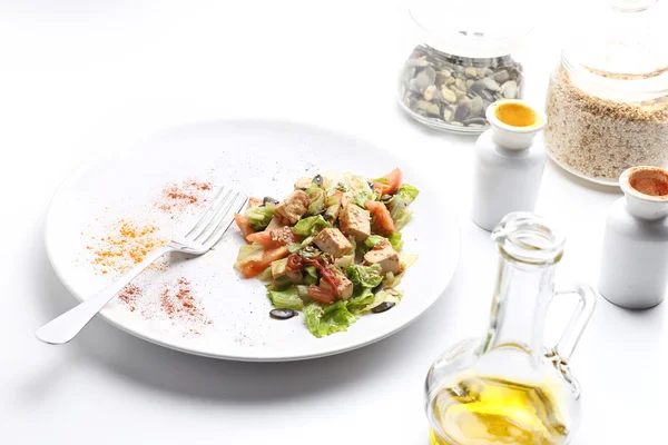Salade de tofu et légumes. Huile d'olive, épices, citrouille et sésame — Photo