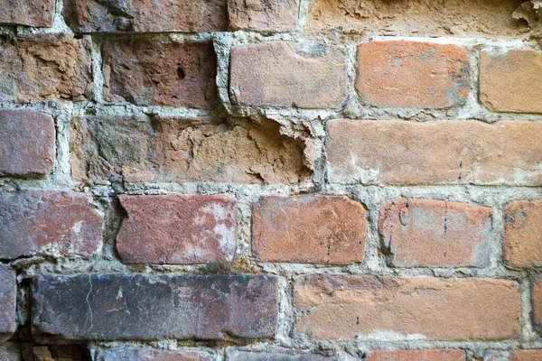 Sluiten Van Rode Beschadigde Bakstenen Muur Selectieve Achtergrond Kopieerruimte — Stockfoto