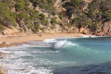 Sahili olan Akdeniz kıyısı