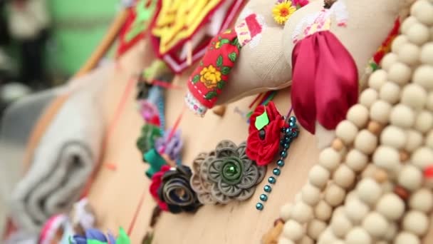 世博会上的木制珠子 — 图库视频影像