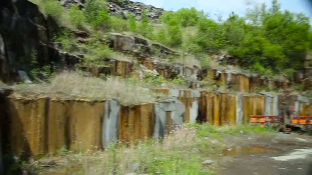 Minería de granito en cantera de piedra — Vídeos de Stock