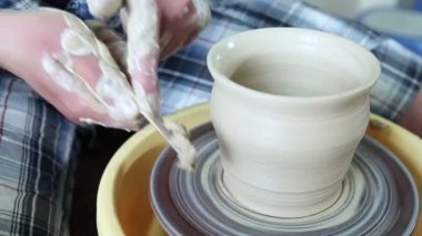 Potter kil gemi yapar