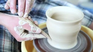 Potter kil gemi yapar