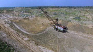 Uçan bir ekskavatör kariyer