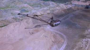 Uçan bir ekskavatör kariyer