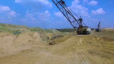 Uçan bir ekskavatör kariyer