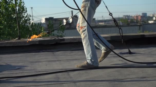 Workers repair the roof of the house — Stock Footage Workers repair the roof of the house Video Clip