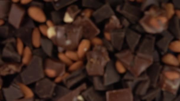 Explosão de chocolate de amêndoa. Movimento lento 250fps — Vídeo de Stock