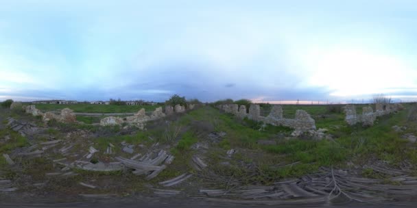 5K 360 VR Ruinas de una antigua granja ganadera abandonada — Vídeos de Stock