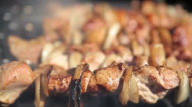 Ateşte ızgara et