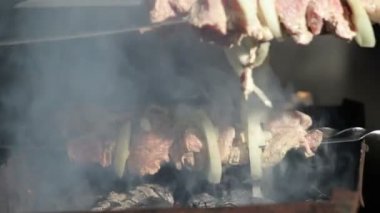 Ateşte ızgara et