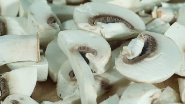 Champiñones, hongos blancos — Vídeos de Stock