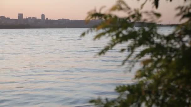 Dnipro Fluss bei Sonnenuntergang — Stockvideo