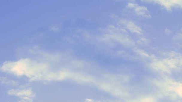 ciel bleu avec nuages