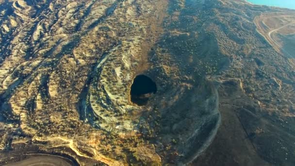 Volando sobre la cantera de minerales — Vídeos de Stock